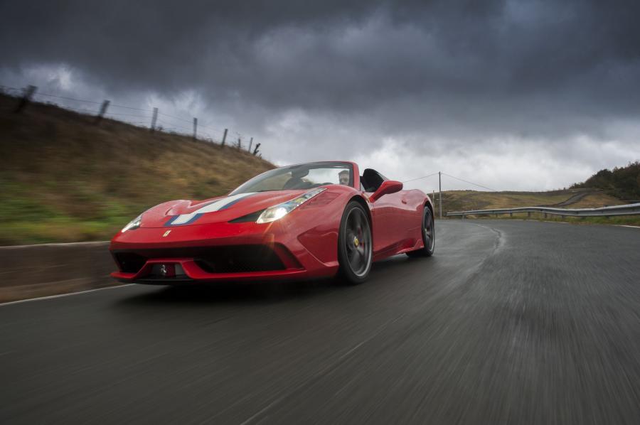  Ferrari 458 Italia Speciale A 2014 года  (фото 10 из 24)